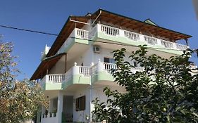 Guest House Roku